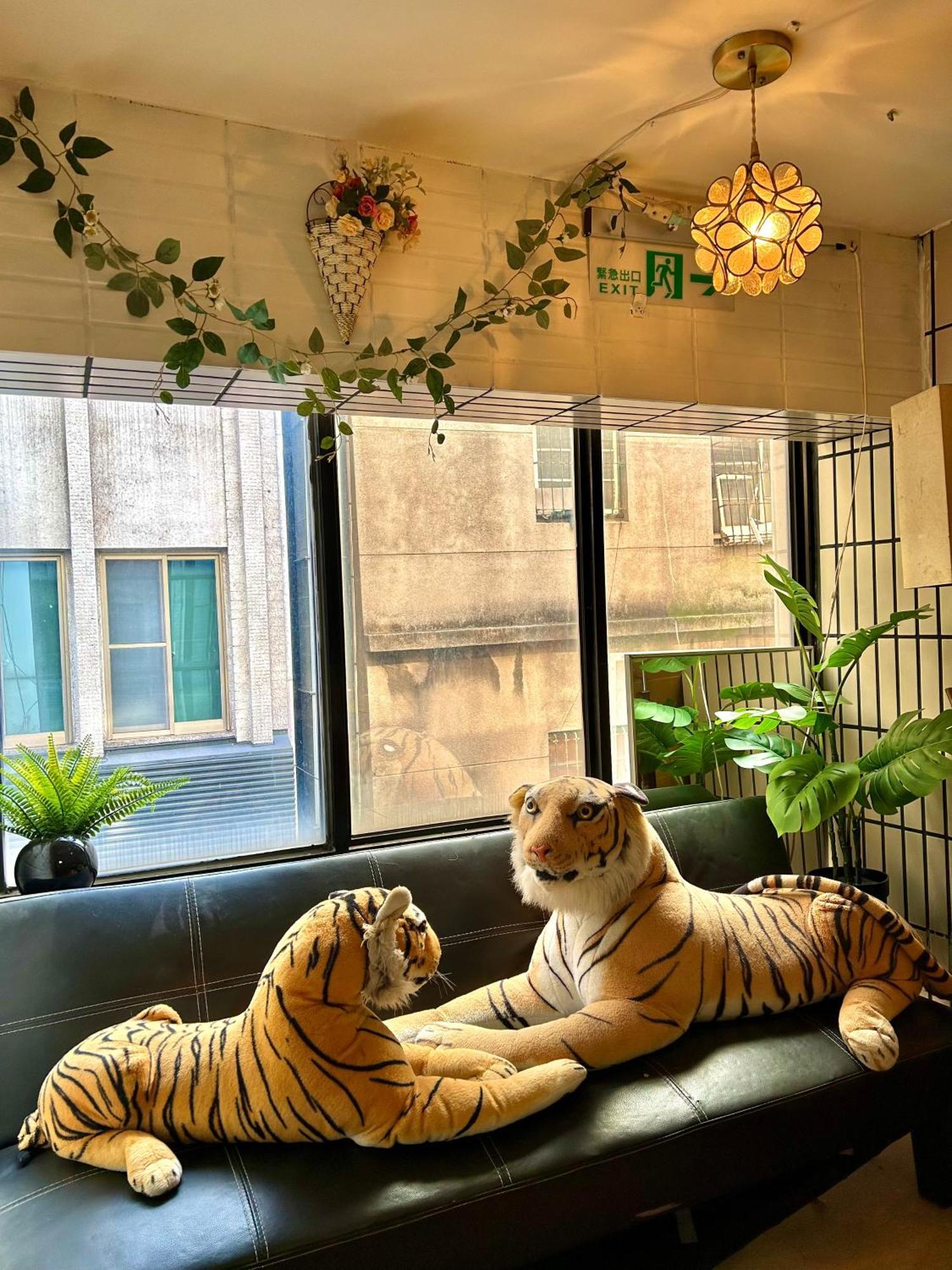 Taipei Triple Tiger Inn Экстерьер фото