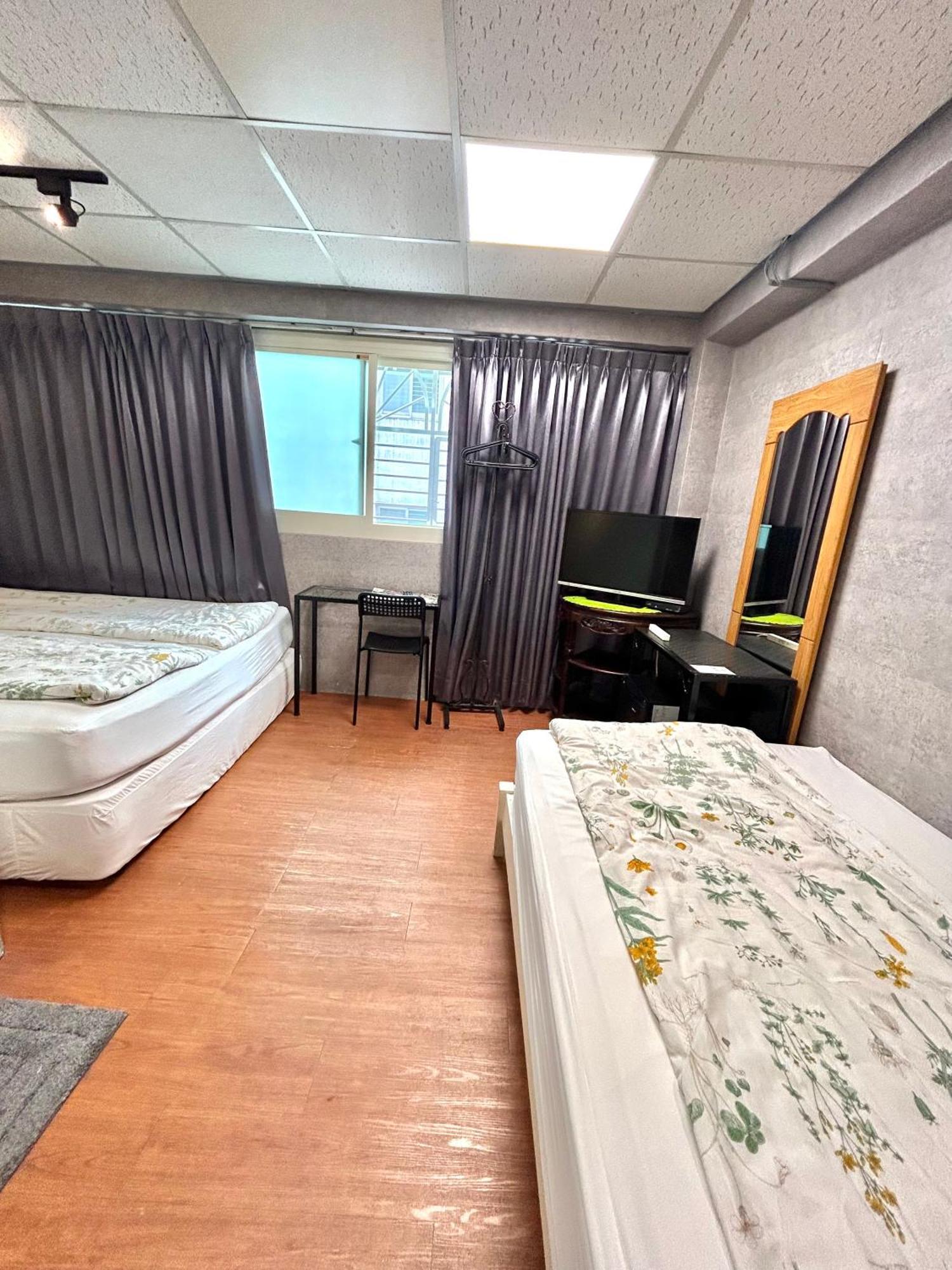 Taipei Triple Tiger Inn Экстерьер фото